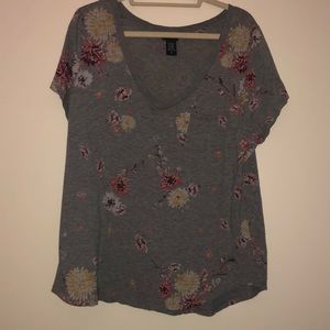 Torrid Gray V Neck Flower Print T-shirt